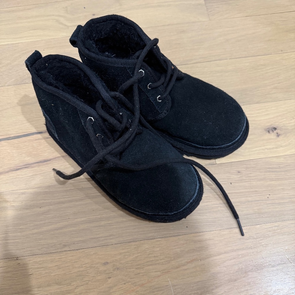 Ugg black neumel big boy size 1